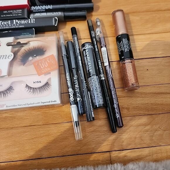 32 Piece Mixed Lot! Beauty Makeup Lashes Too Faced Julep Benefit Pur Kiss Brush - Picture 4 of 6